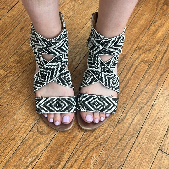 Beaded small platform sandals - Picture 5 of 6